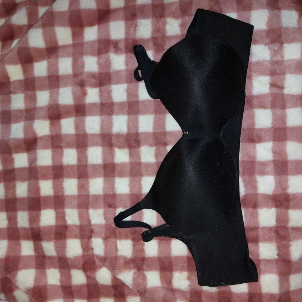 Black Strapless Bra